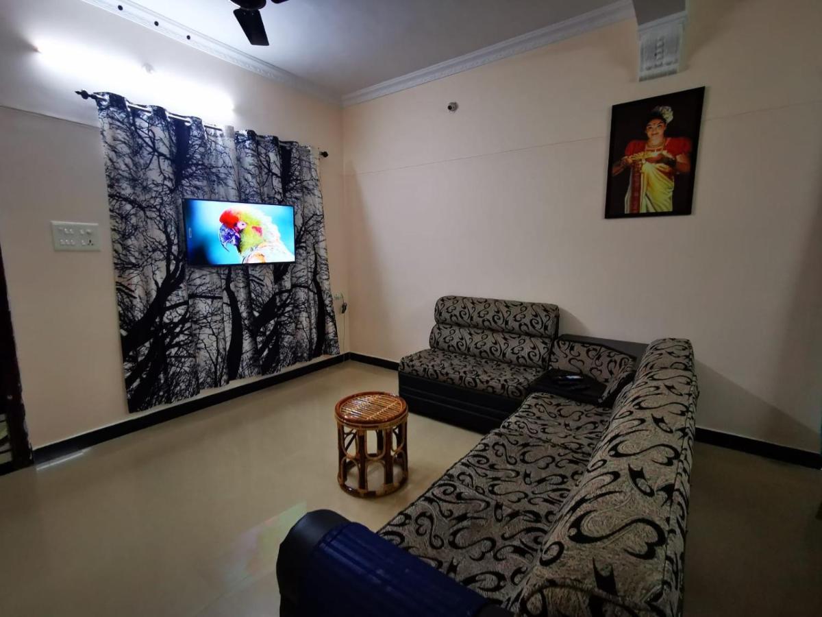 J2 Home Stay - Luxury Homes With Caravan Services Thiruvananthapuram Exterior photo