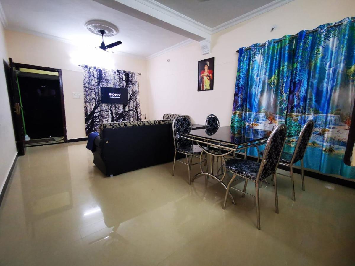 J2 Home Stay - Luxury Homes With Caravan Services Thiruvananthapuram Exterior photo